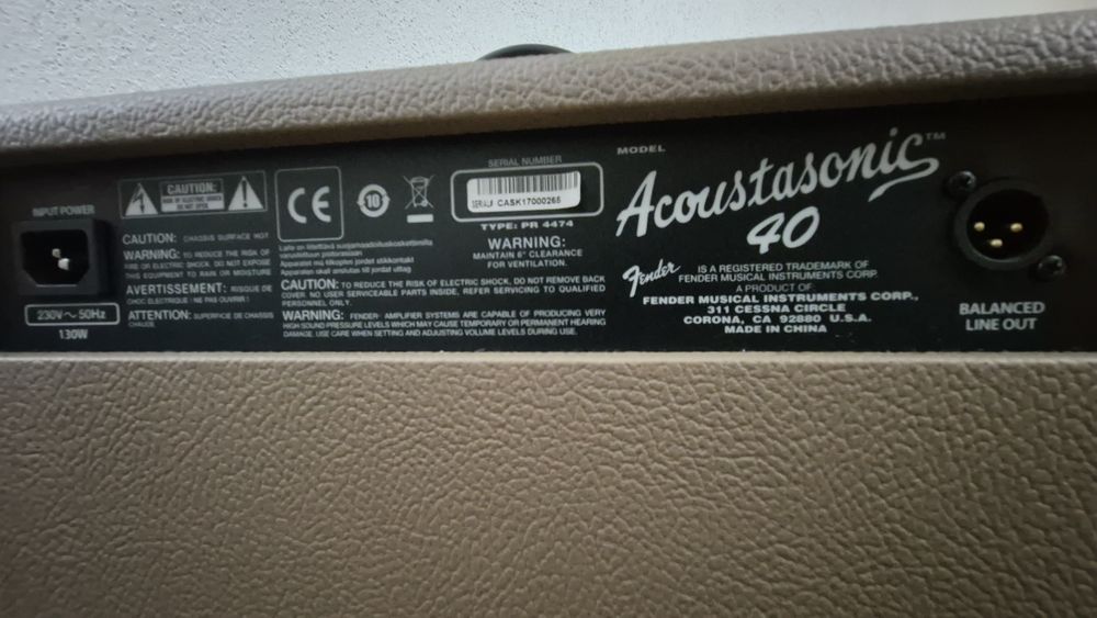 Amplificador Fender Acoustasonic 40