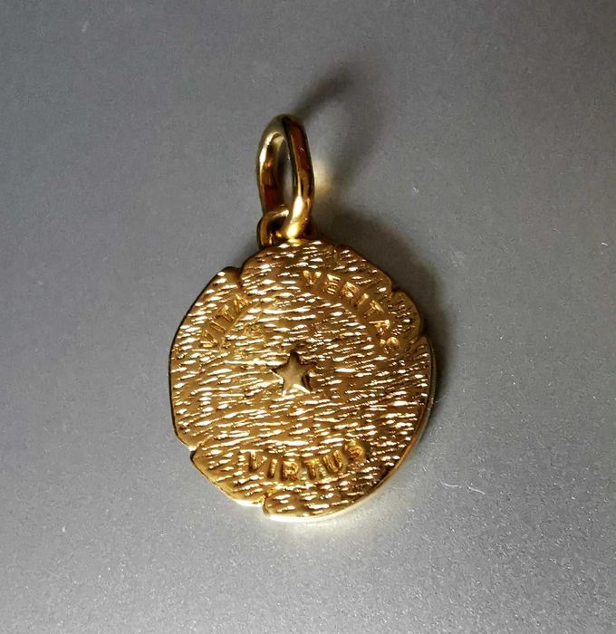 Nowy charms lew Pandora