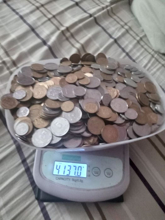 Продам монети України