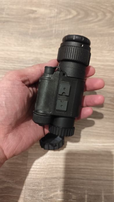 Два тепловизора, один рабочий второй под ремонт .