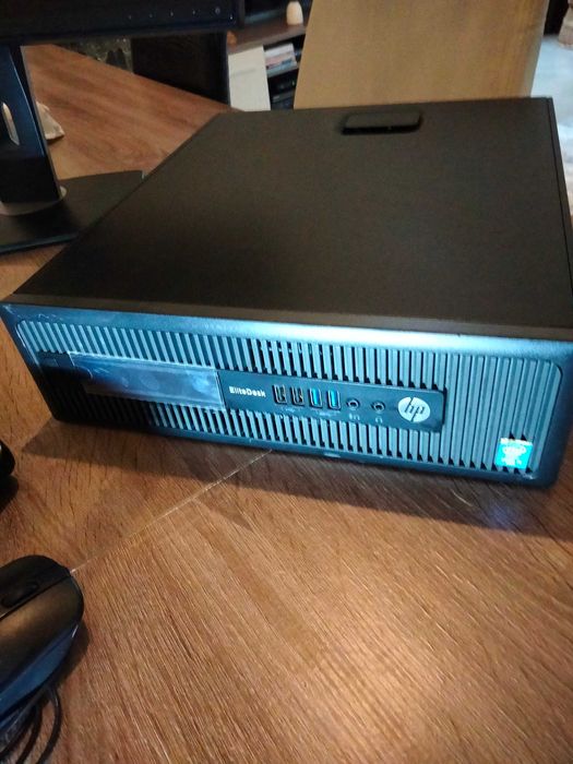PC, marca HP e Monitor DELL 27"