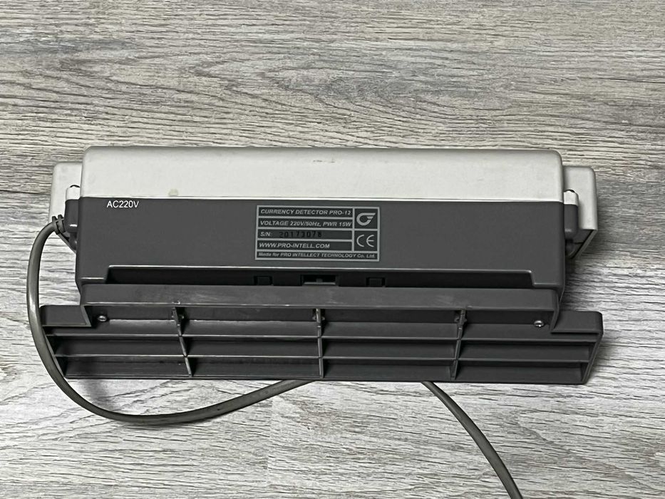 УФ-детектор банкнот PRO Intellect Technology (6W) – проверка купюр