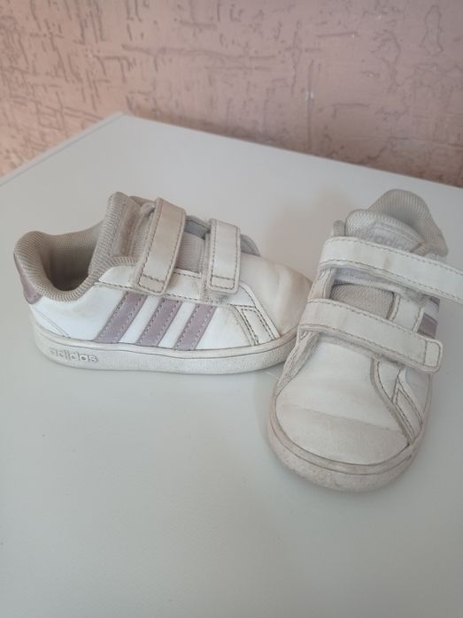 Кросівки 23 розмір 250 грн