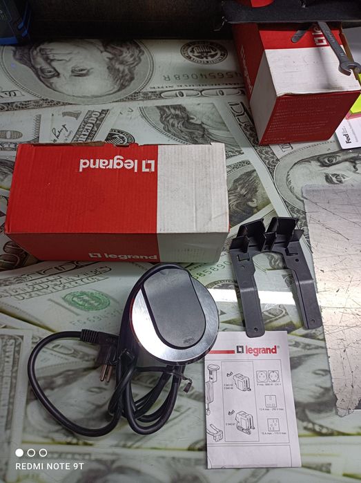 Gniazdo wpuszczane Legrand  0 540 52