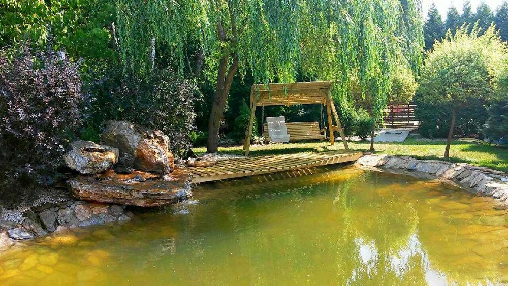 Huśtawka ogrodowa drewniana