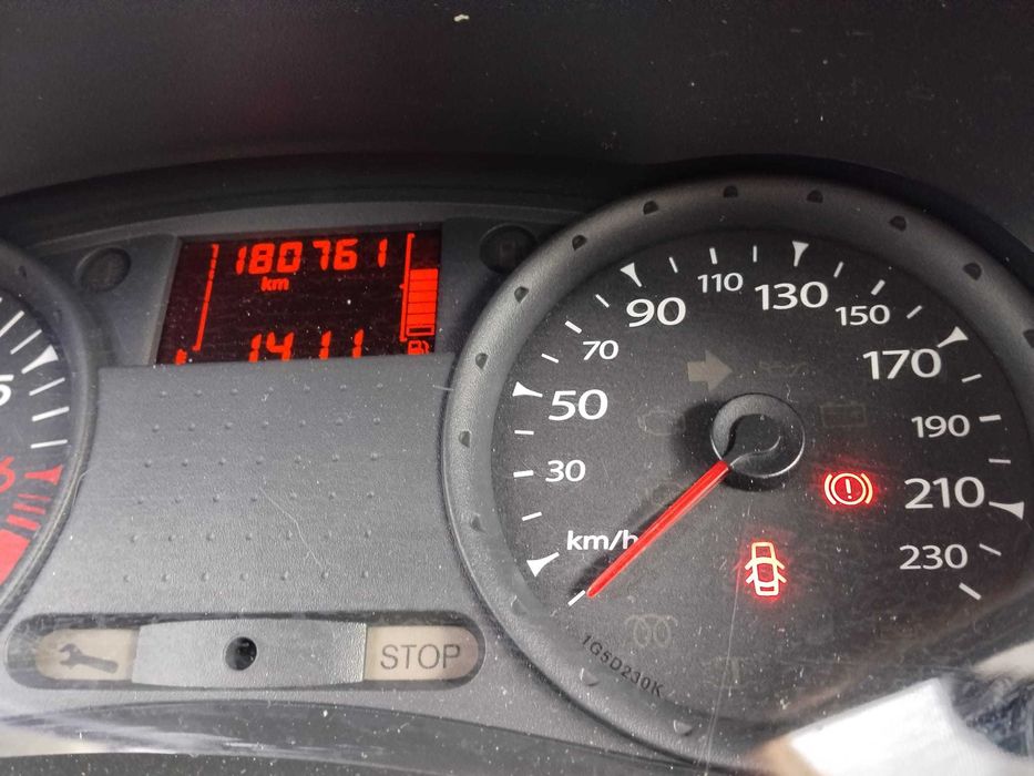 À venda: Renault Clio