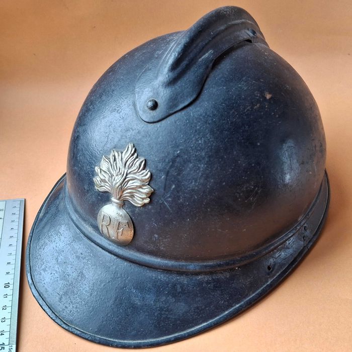 Каска Адриана 1915 года, Франция, кокарда пехотинца L = 64 cm