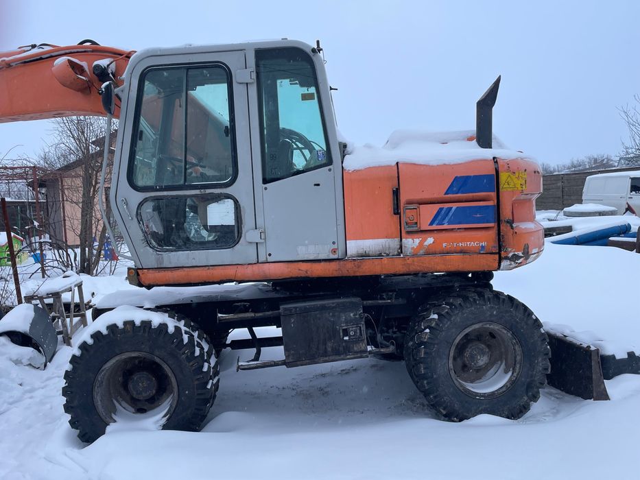 Екскаватор Hitachi