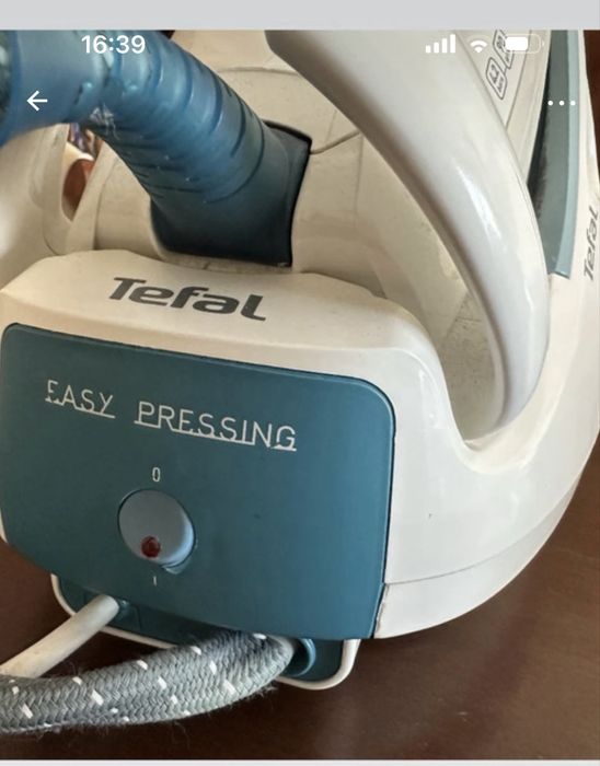 Ferro de engomar com caldeira Tefal