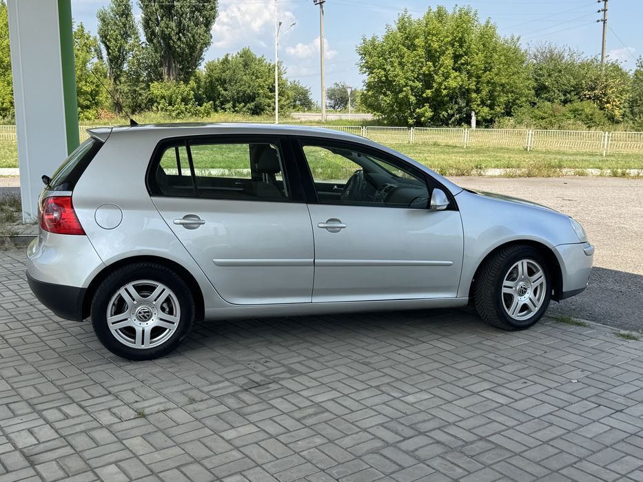 Свіжопригнанний VW GOLF 5 1.6 MPI з Німеччини