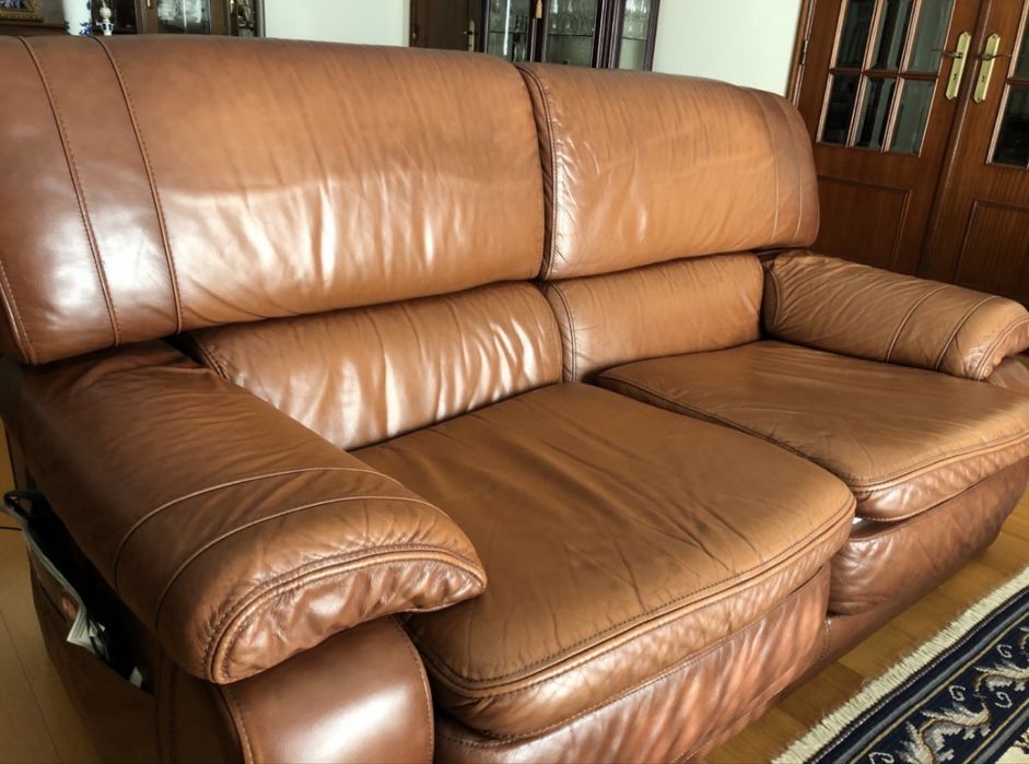 Sofá e Poltronas em Pele