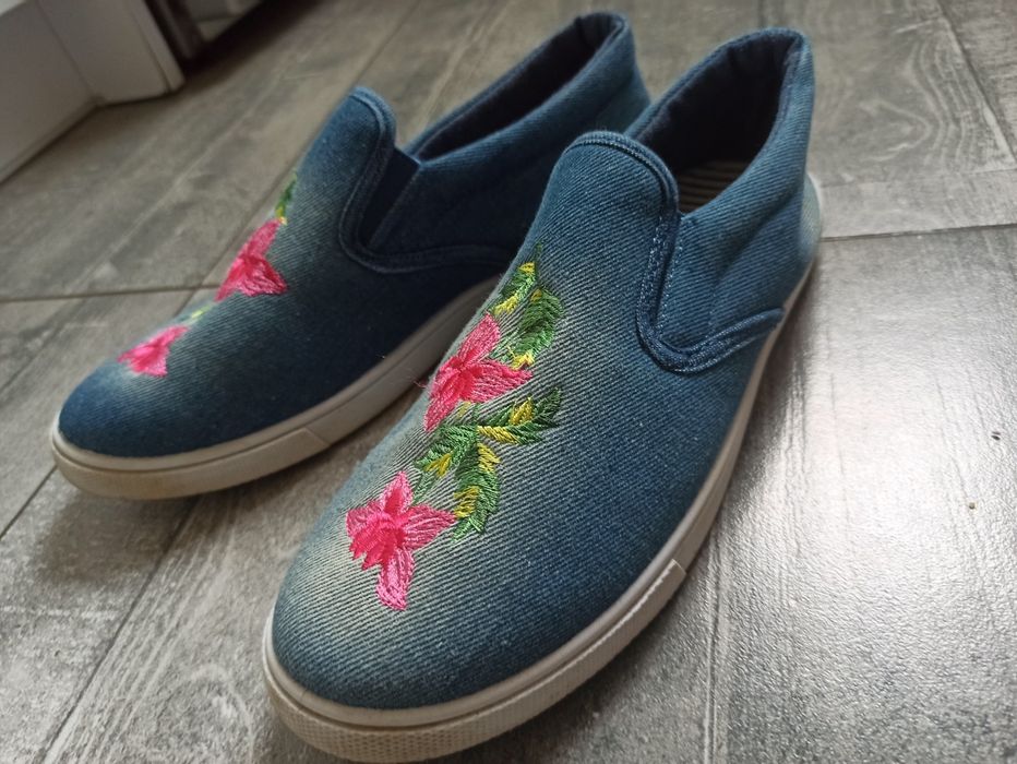 Damskie buty r. 39