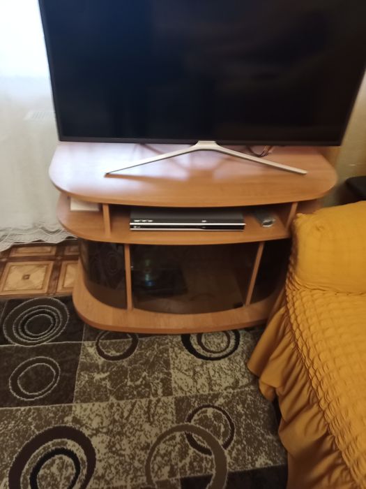 Тумба під телевізор стан відмінний