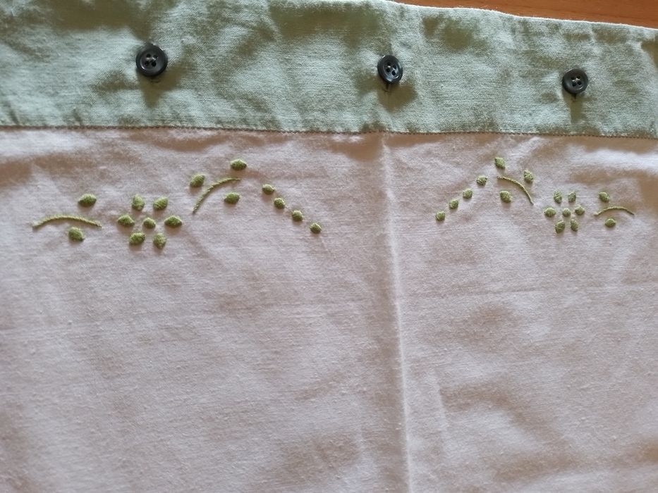 2 almofadas e 1 travesseiro em linho