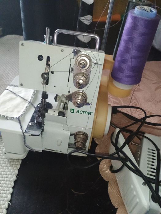 Оверлок,швейна машина