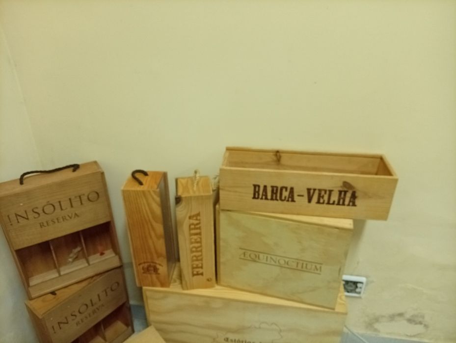 Caixas de vinho madeira