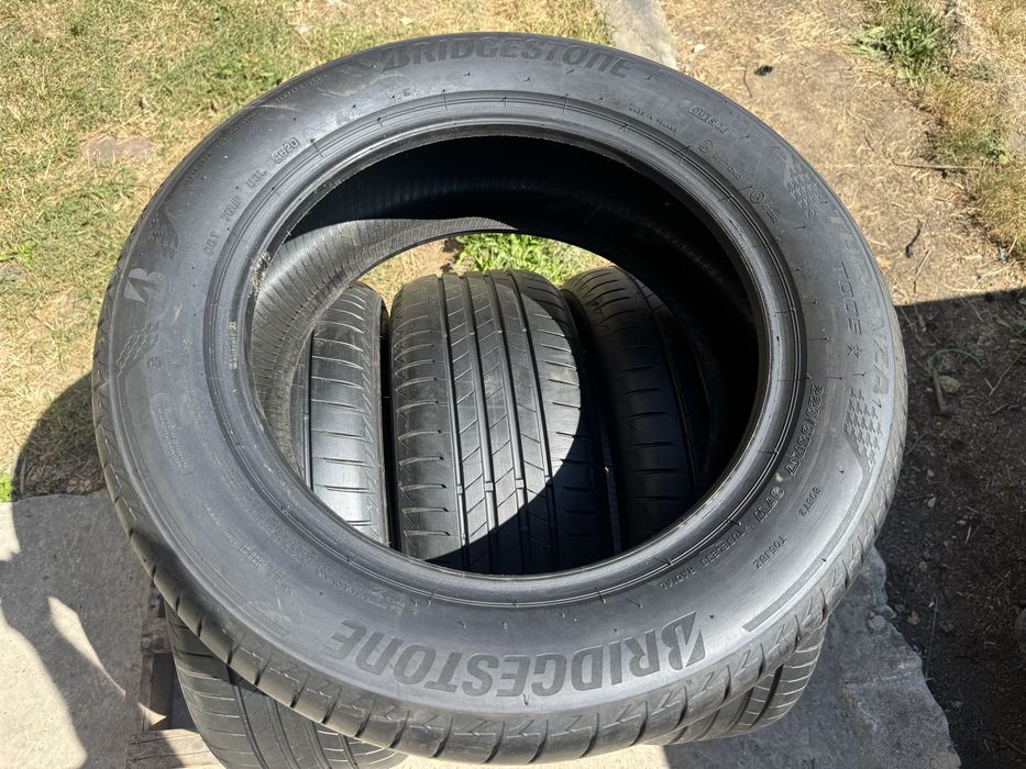 225/55R17 Bridgestone Turanza T005