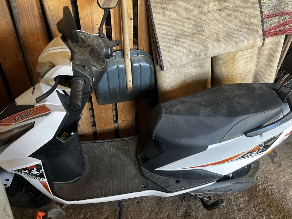 Продаю скутер Dozer s-1800