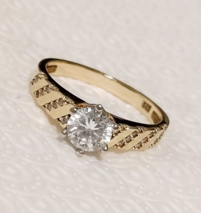 Золотые кольца кулоны серьги цепочки крестики браслеты