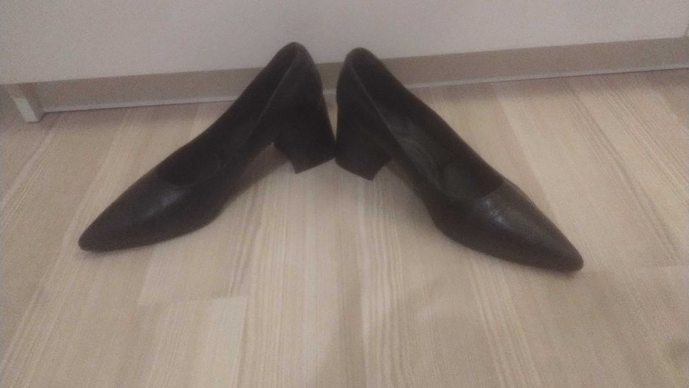 Buty na obcasie czarne