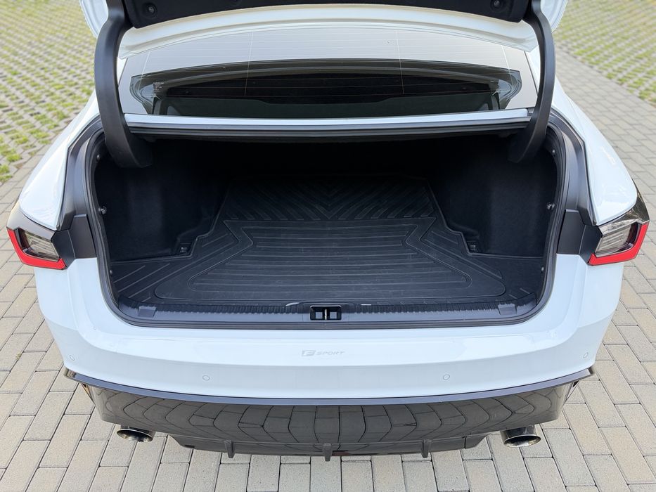Lexus IS 350 2023p / 64 тис км / задній привід