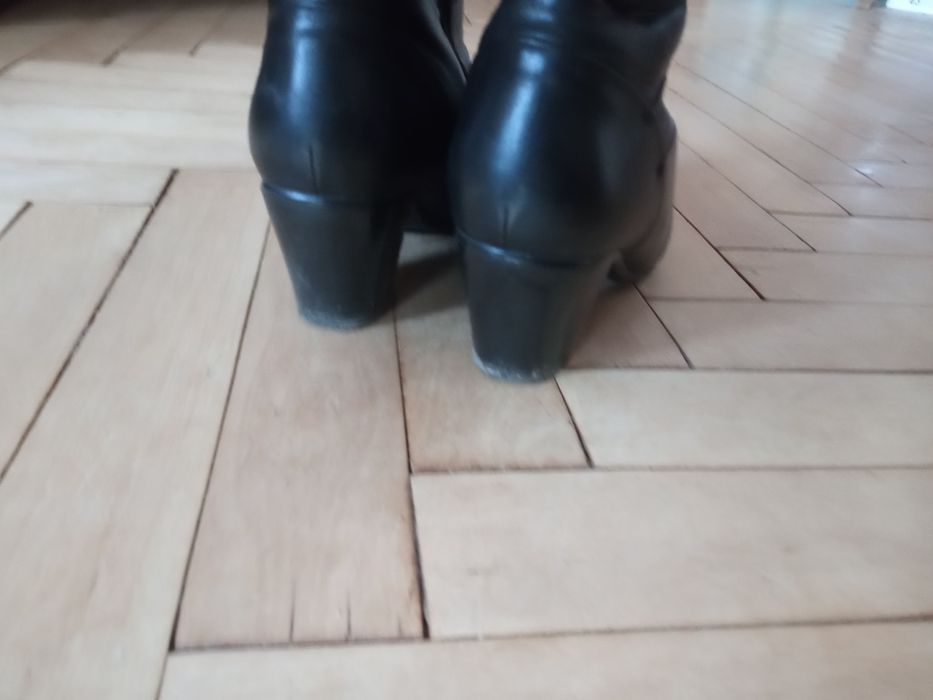 Чоботи з натуральної шкіри 38 розміру