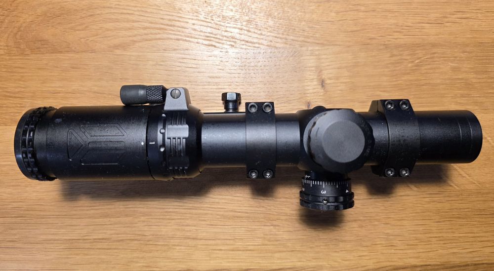 Luneta celownicza Bushnell 1-4x24 AR Optics plus montaż Vector