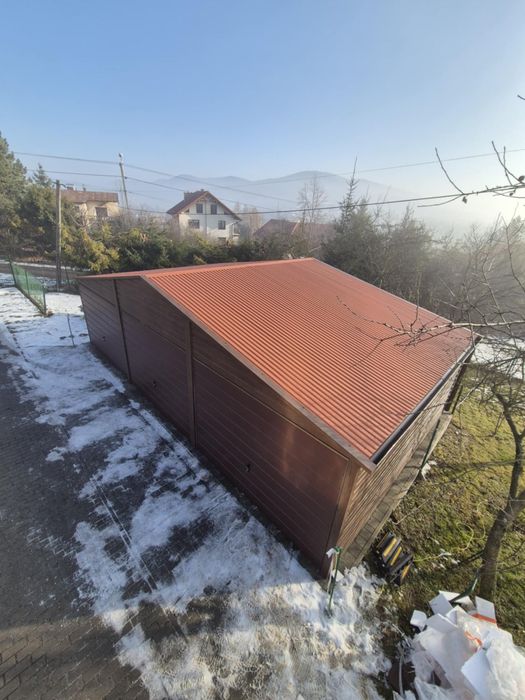 Garaz trzystanowiskowy wzmacniany premium drewnopodobny