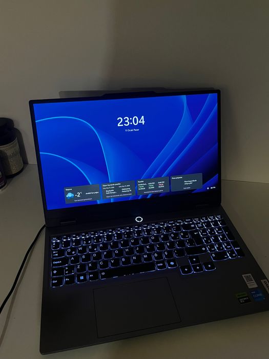 LOQ 15IAX9 Laptop gamingowy z kartą graficzną RTX 4050