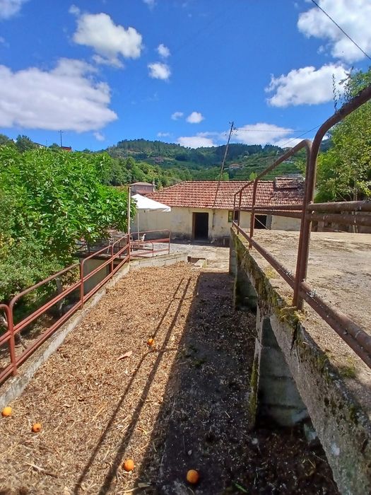 Excelente oportunidade!! Moradia com terreno.