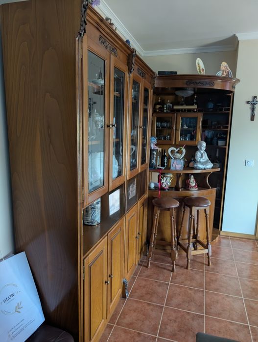 Móvel Bar com cadeiras