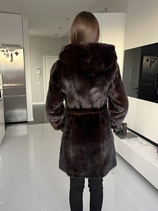 Шуба норкова Amato / Black Nafa с капюшоном