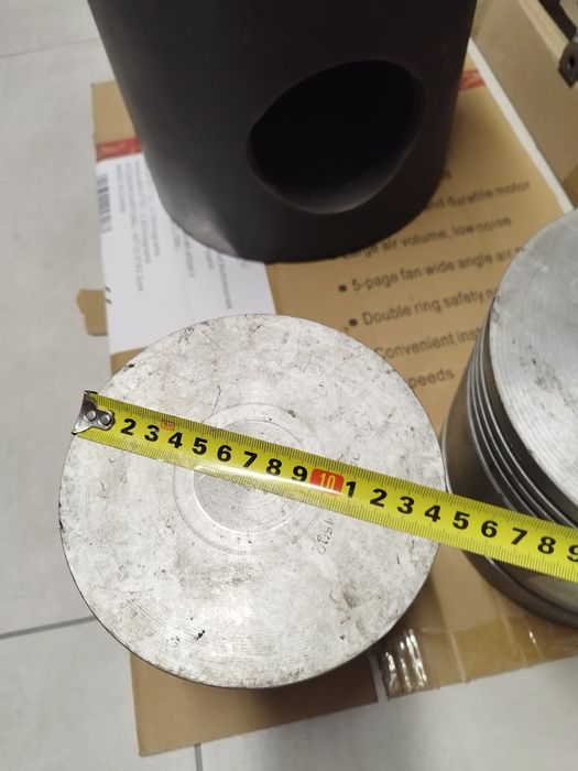 Stary duży tłok  18 cm dla fana motoryzacji