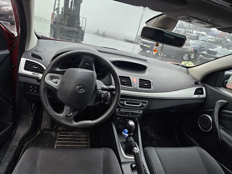 Renault Megane III Coupé 1.5 DCi de 2010 para peças