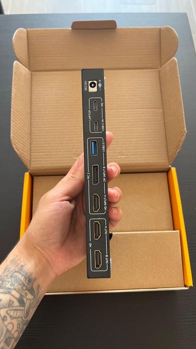 Kceve KVM Switch Dual Monitor 4K  60Hz  (Novo/Selado)