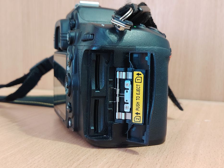 Фотоапарат Nikon d7000