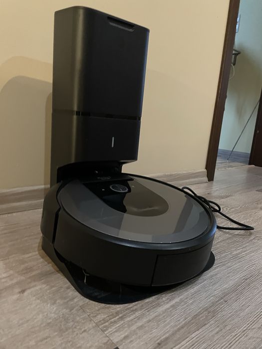 iRobot roomba i7+ ze stacją ładująco/opróżniającą