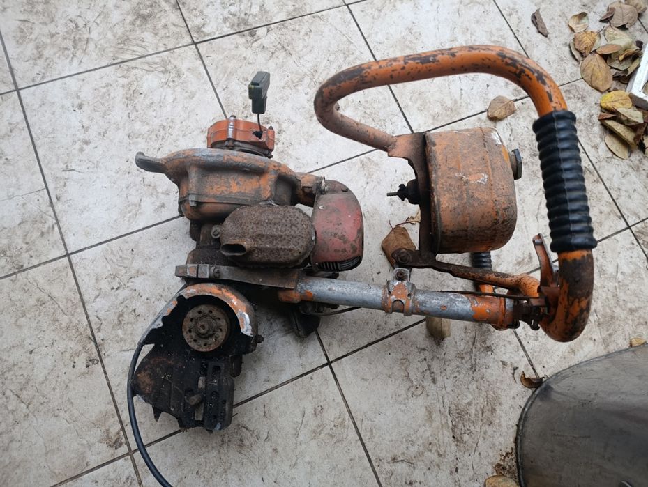 Продам бензопилу Дружба