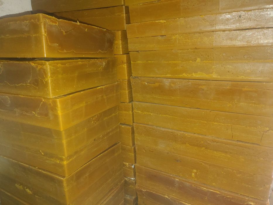 Віск натуральний бджолиний 220 грн
