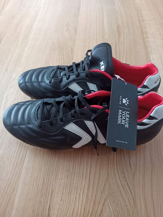 Buty piłkarskie kelme rozmiar 44