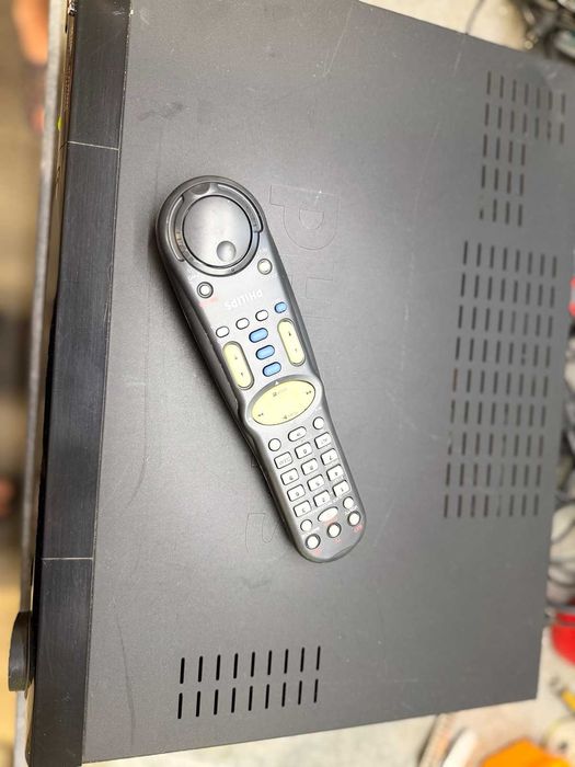 Magnetowid Philips VR1100 VHS i S-VHS biały kruk