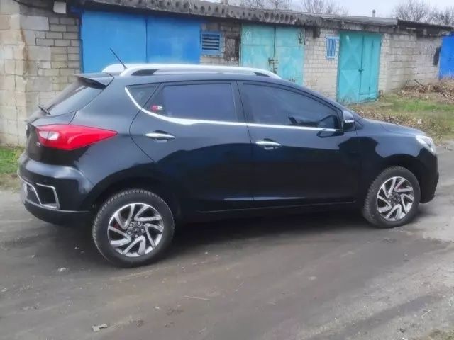 Продам авто Jac S2