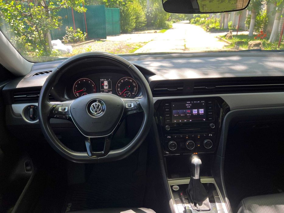 Volkswagen Passat 2021 SE Розмитнена + Сертифікат
