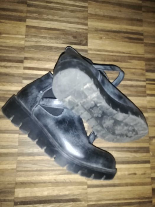 Grafitowe botki na małej platformie rozm. 38