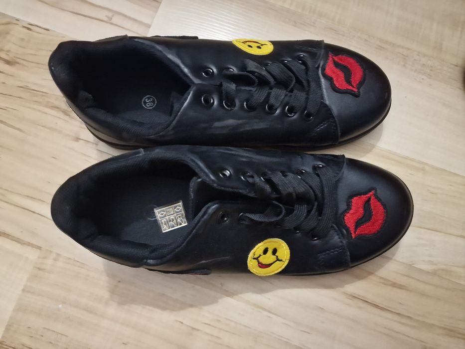 Okazja!! Nowe trampki emotki czarne 38