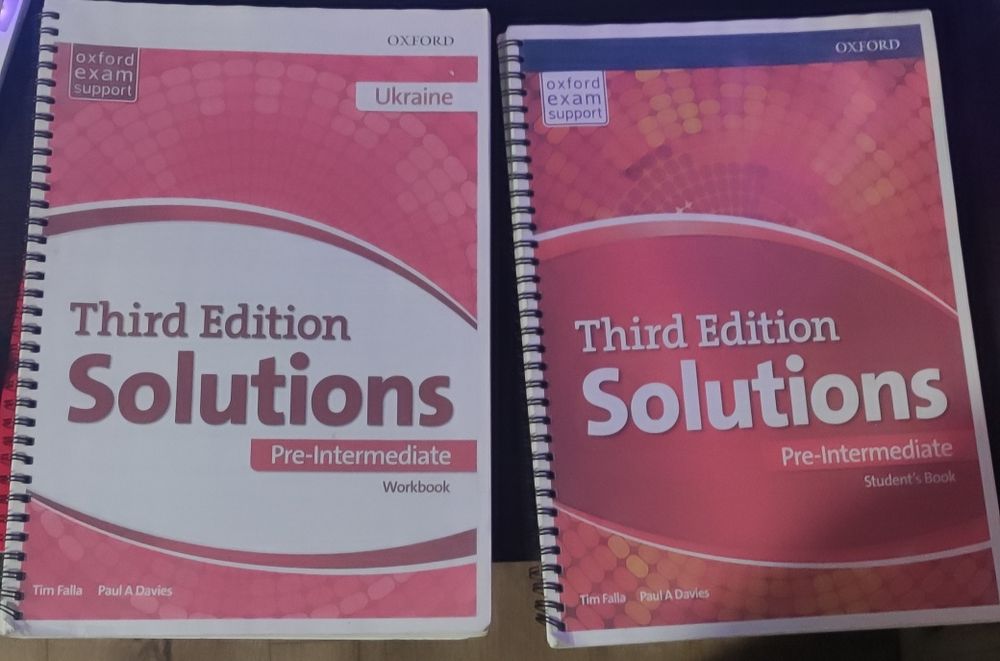 Solutions Pre-Intermediate (Student's+Workbook) + Книги ЗНО 2022 + ДПА