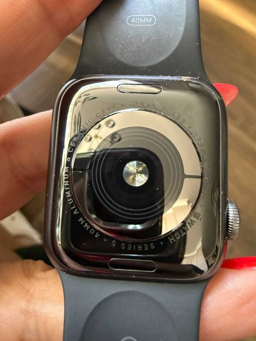 Apple Watch Series 5 40mm Black Space Gray Алюміній чорні батарея 80% смарт годинник