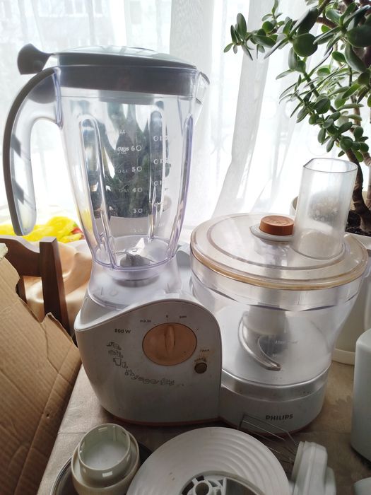 Кухонний комбаїн Phillips HR7745