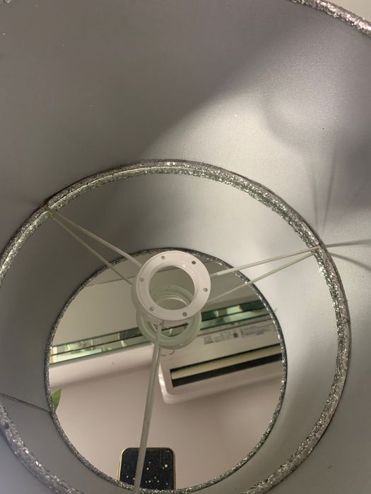 Abajur de cor prateado