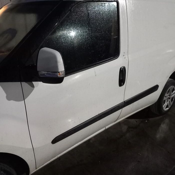 Portas da frente fiat doblo ano 2018 ( nao tenho porta lateral )